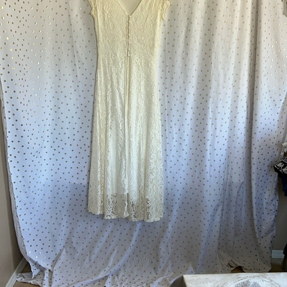Chesley Ivory Lace Maxi Dress - Picture 6 of 14